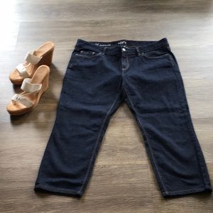 ANN TAYLOR LOFT MODERN CROP JEAN